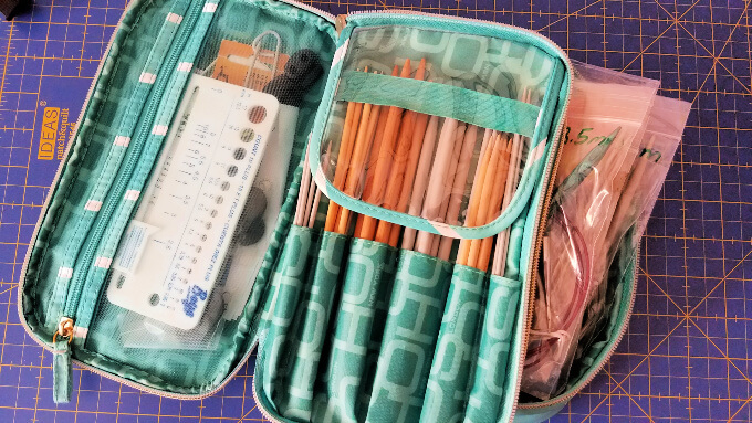 How To Make DPN Holders Image Showing Knitting Needles in An Old Makeup Case