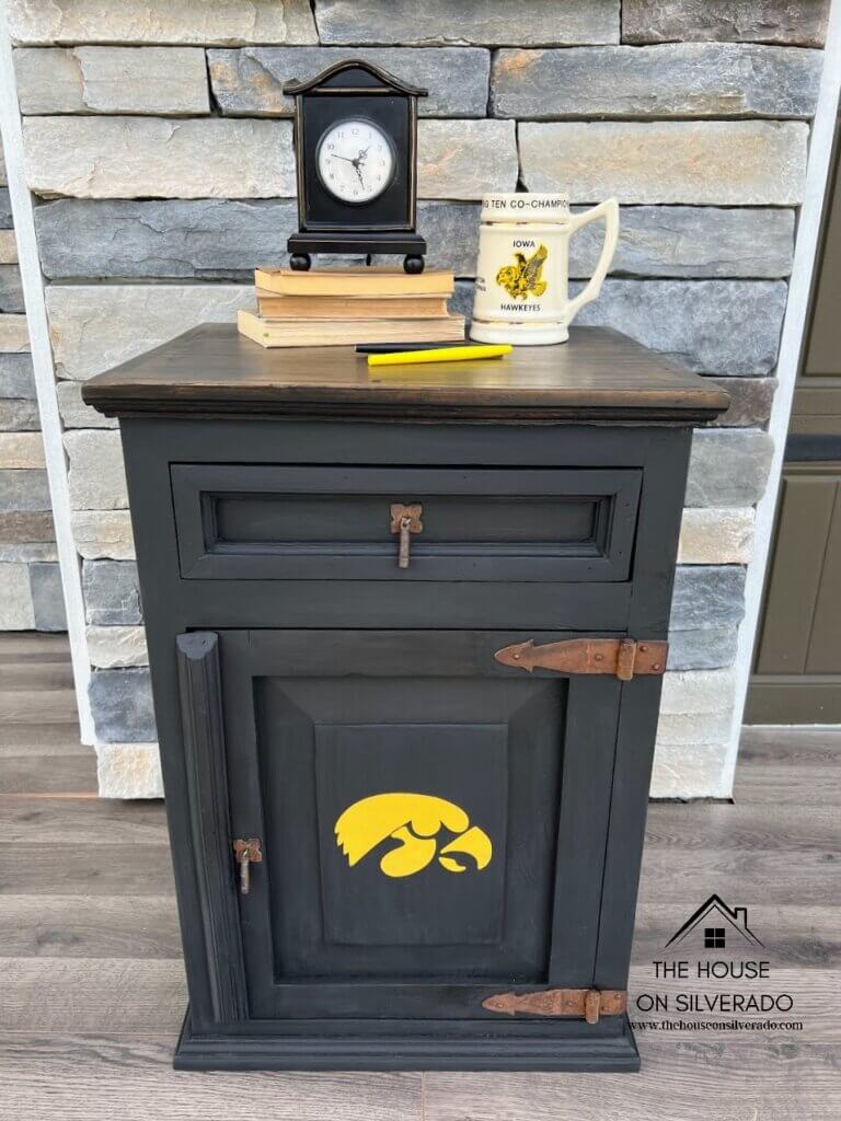 college side table